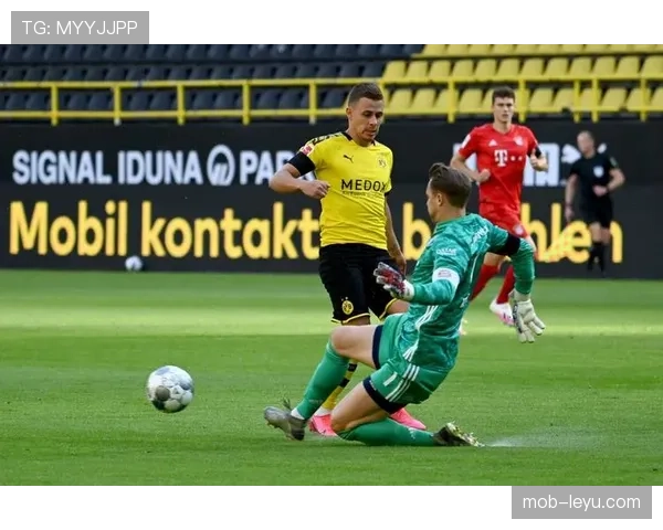 戴维斯与基米希联手点燃赛场，助球队强势回暖迎突破