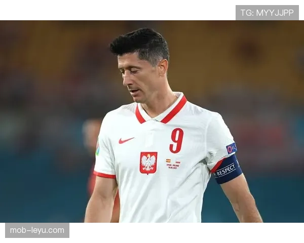 莱万多夫斯基达成百球里程碑，状态回暖加冕队史最佳射手