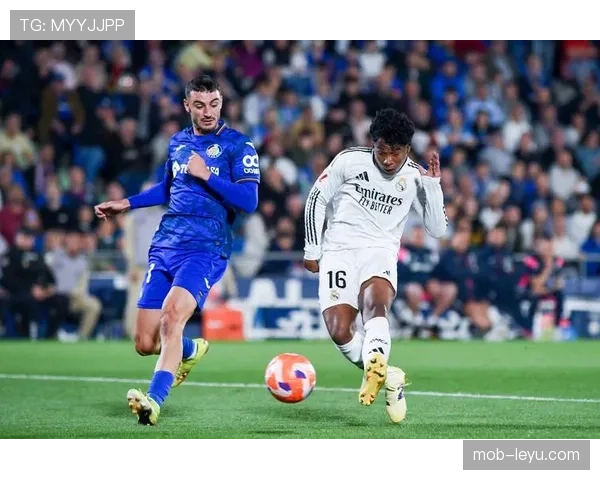 塞维利亚管理层动荡加剧,影响球队夏季转会与新赛季备战 塞维利亚管理层动荡加剧,影响球队夏季转会与新赛季备战